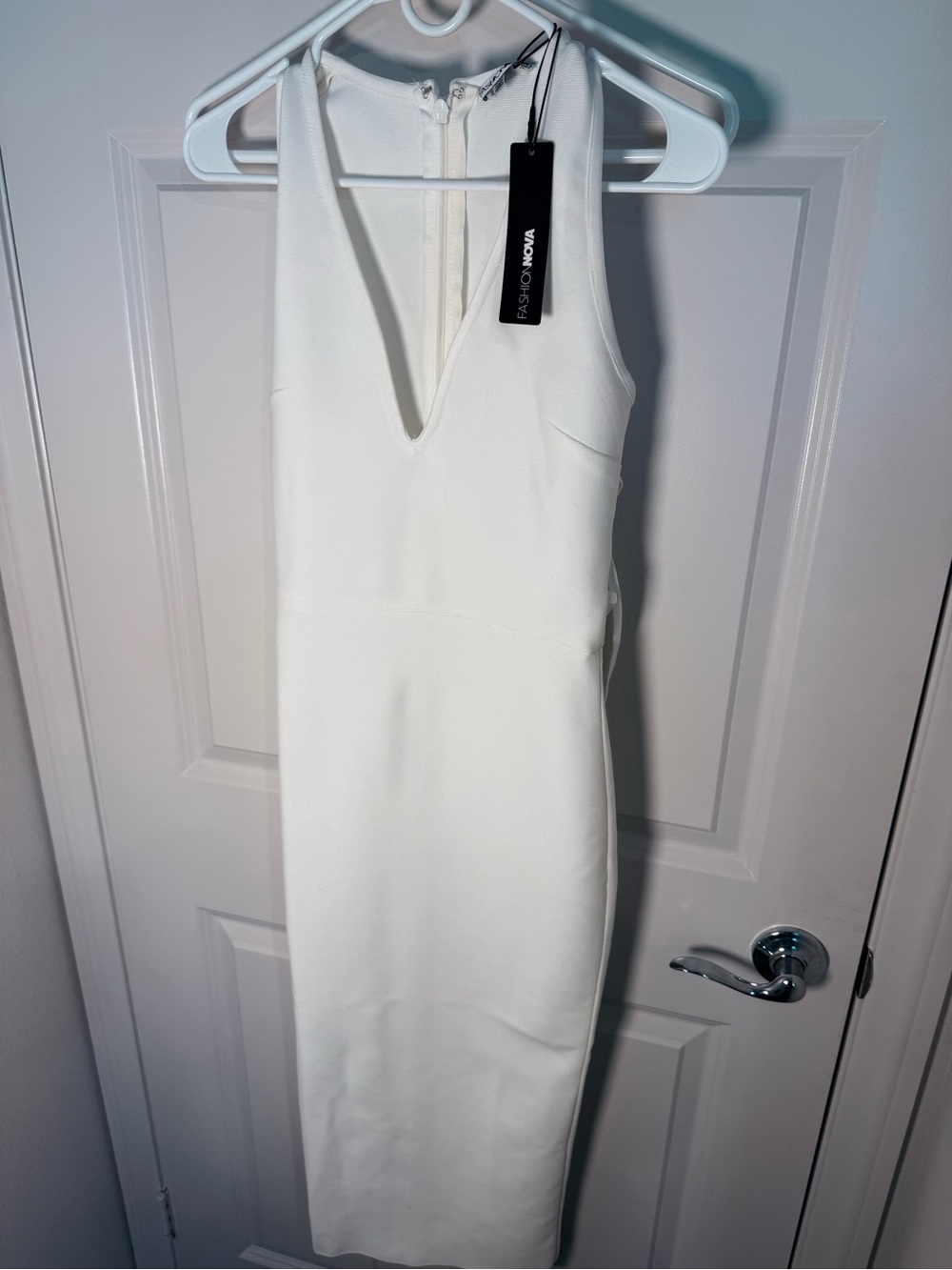 Fashion Nova White Sleeveless V-Neck Midi Bodycon Dress